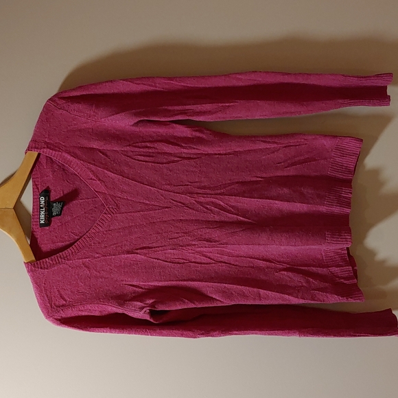 ❄️KS Women's Hot Pink V-neck Cashmere Sweater - Picture 3 of 6